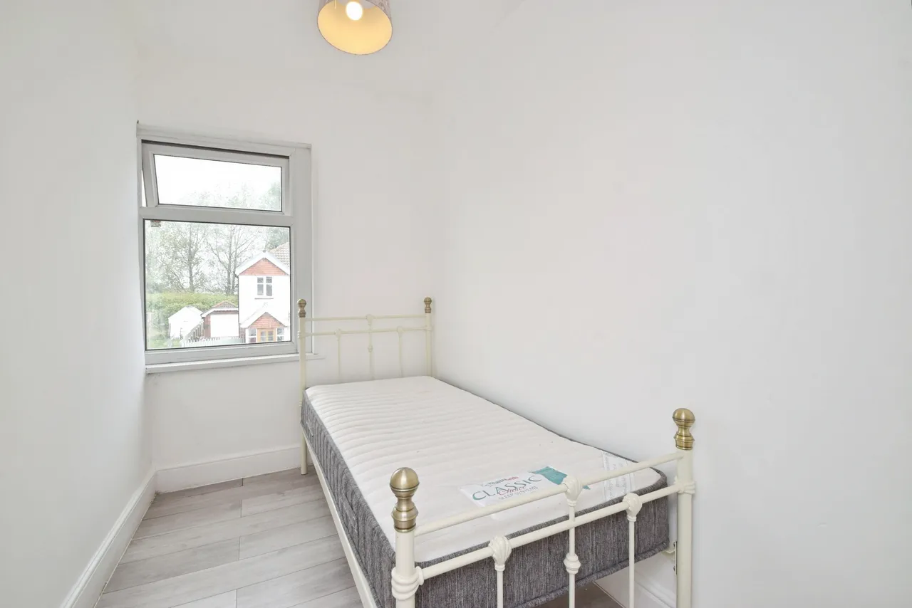 Carmarthen Road, Swansea, SA5, photo 35