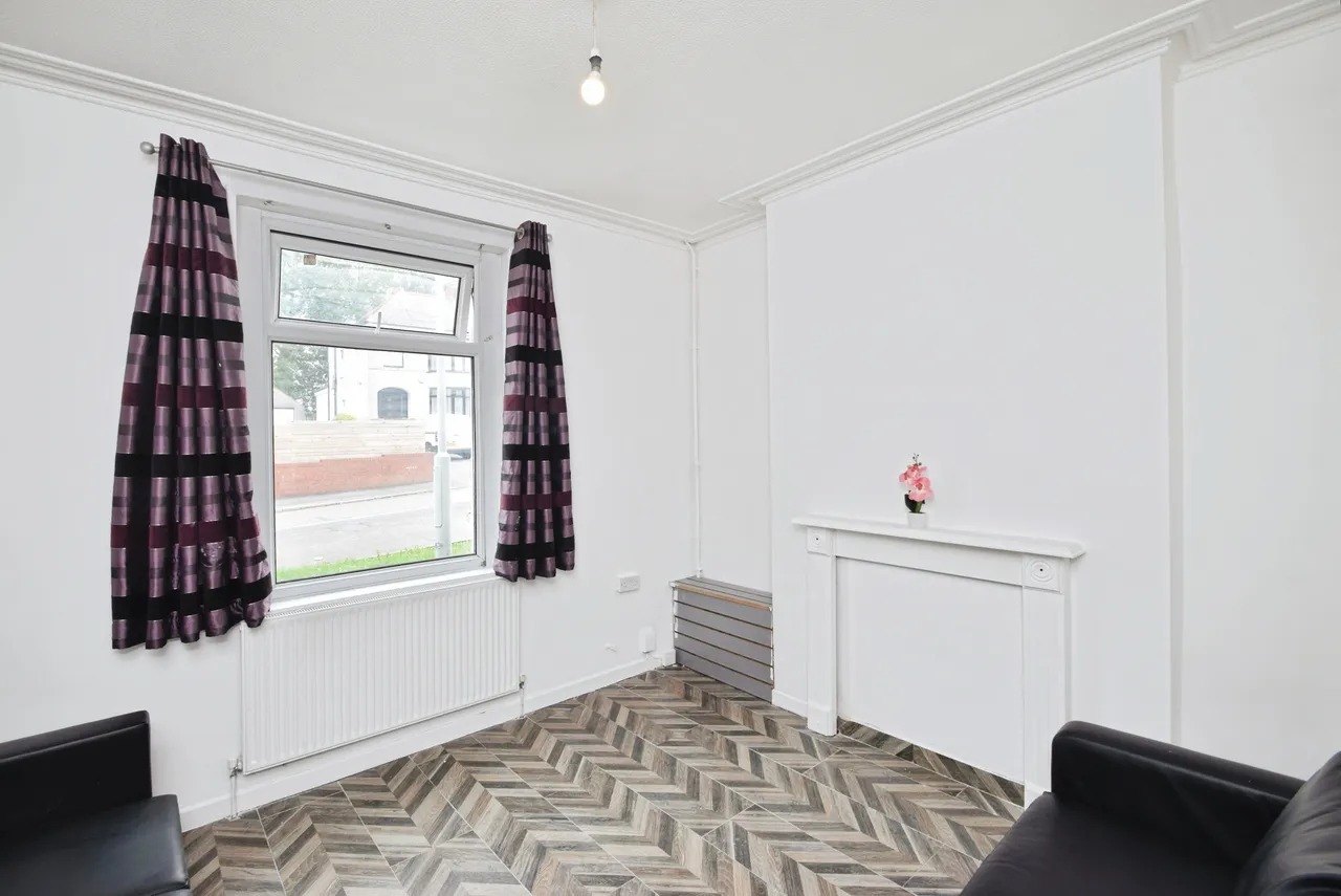 Carmarthen Road, Swansea, SA5, photo 22