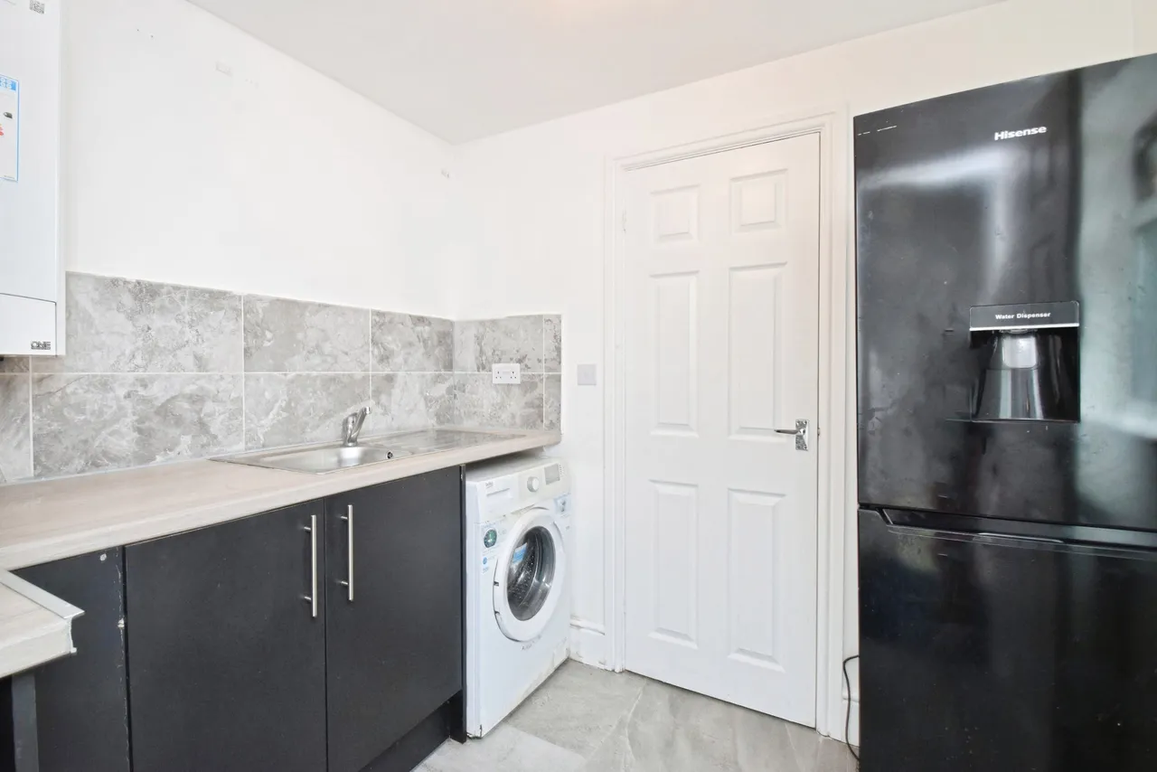 Carmarthen Road, Swansea, SA5, photo 14