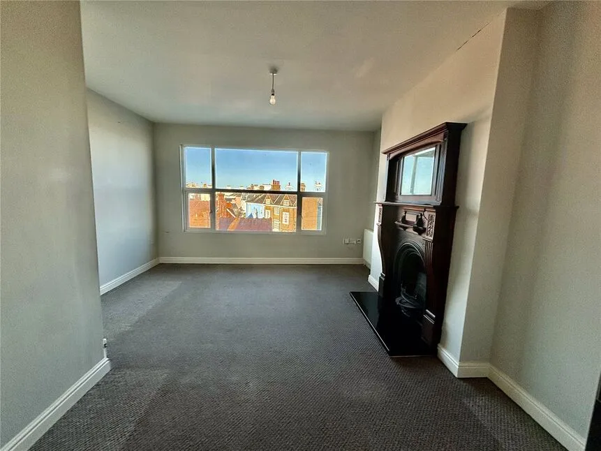 Cambridge Road, Walmer, CT14, photo 14