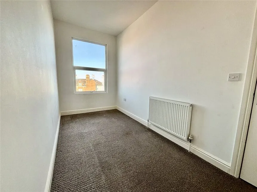 Cambridge Road, Walmer, CT14, photo 13