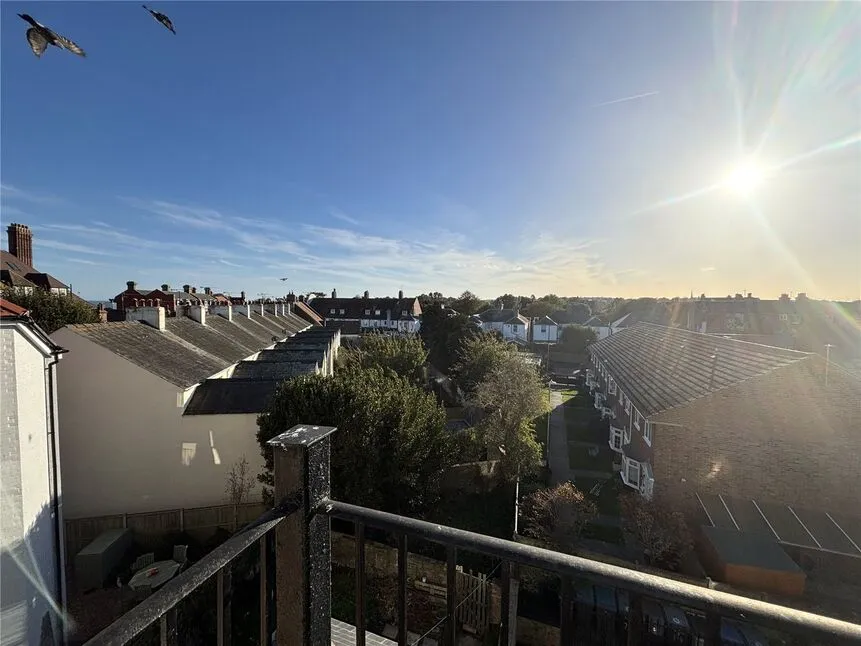 Cambridge Road, Walmer, CT14, photo 6