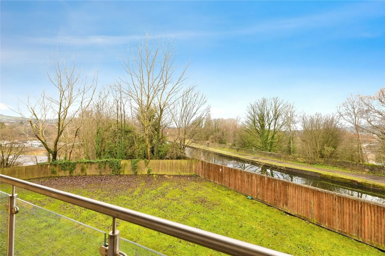 Bolton Road, Ewood, Blackburn, Lancashire, BB2, photo 17