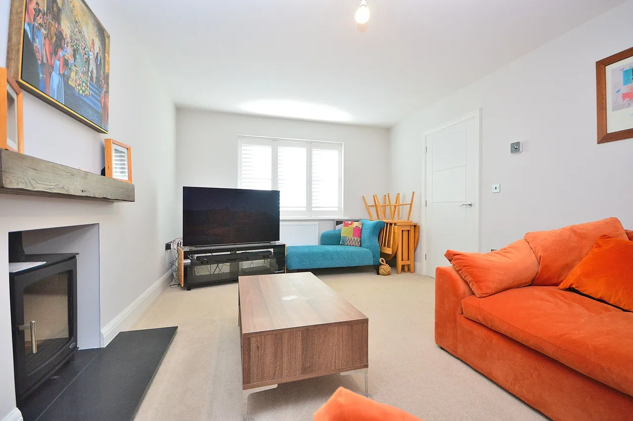 Upton Hall Crescent, Upton, Northampton, NN5 4UZ, photo 5