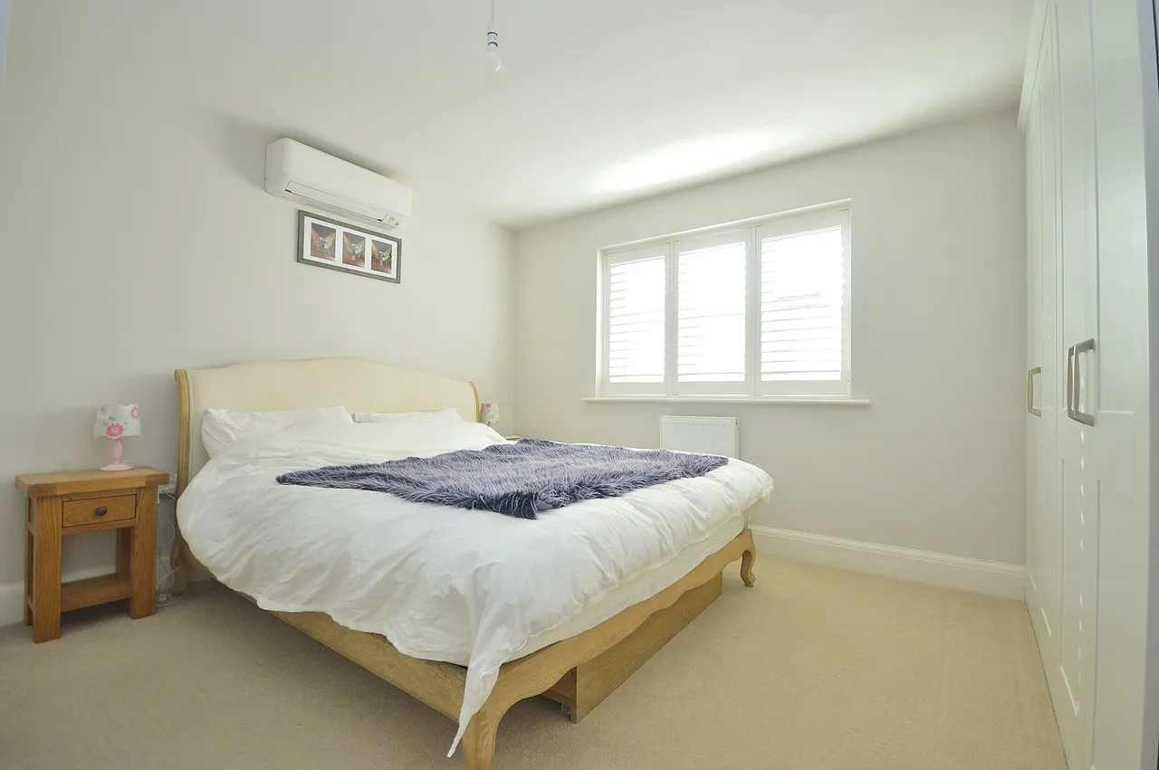 Upton Hall Crescent, Upton, Northampton, NN5 4UZ, photo 8