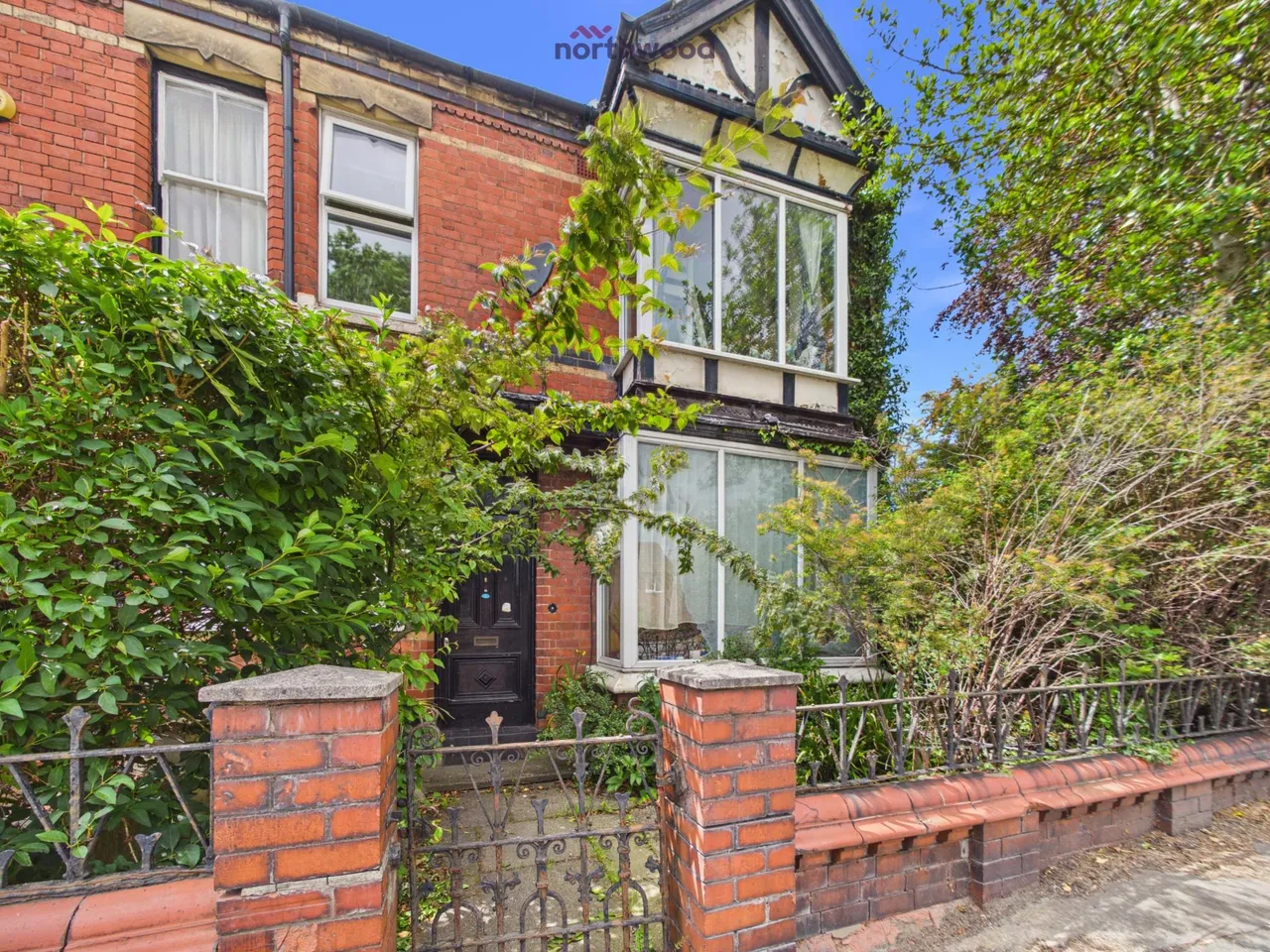4 bed house for sale, High Street, Wrexham, LL14