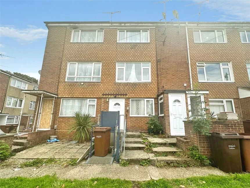2 bed flat to rent, Scott Avenue, Rainham, ME8