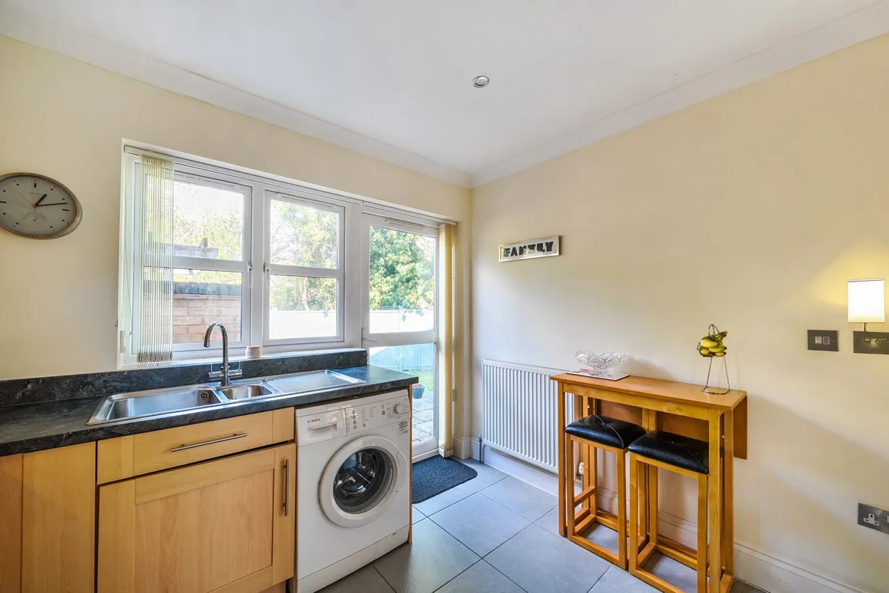 Station Road, New Milton, BH25, photo 6