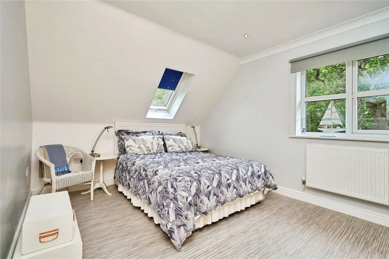 Elenors Grove, Fishbourne, PO33, photo 8