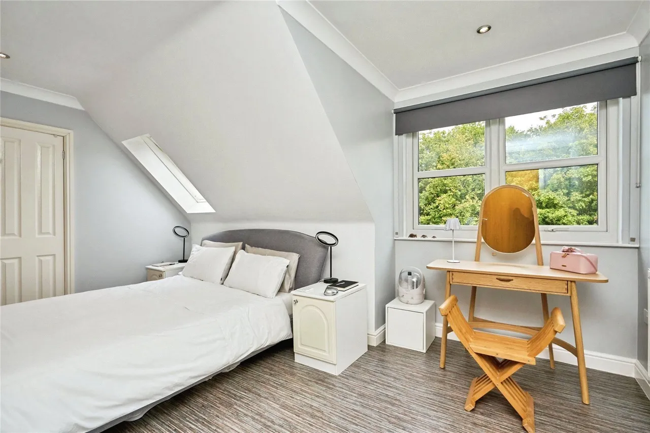 Elenors Grove, Fishbourne, PO33, photo 9