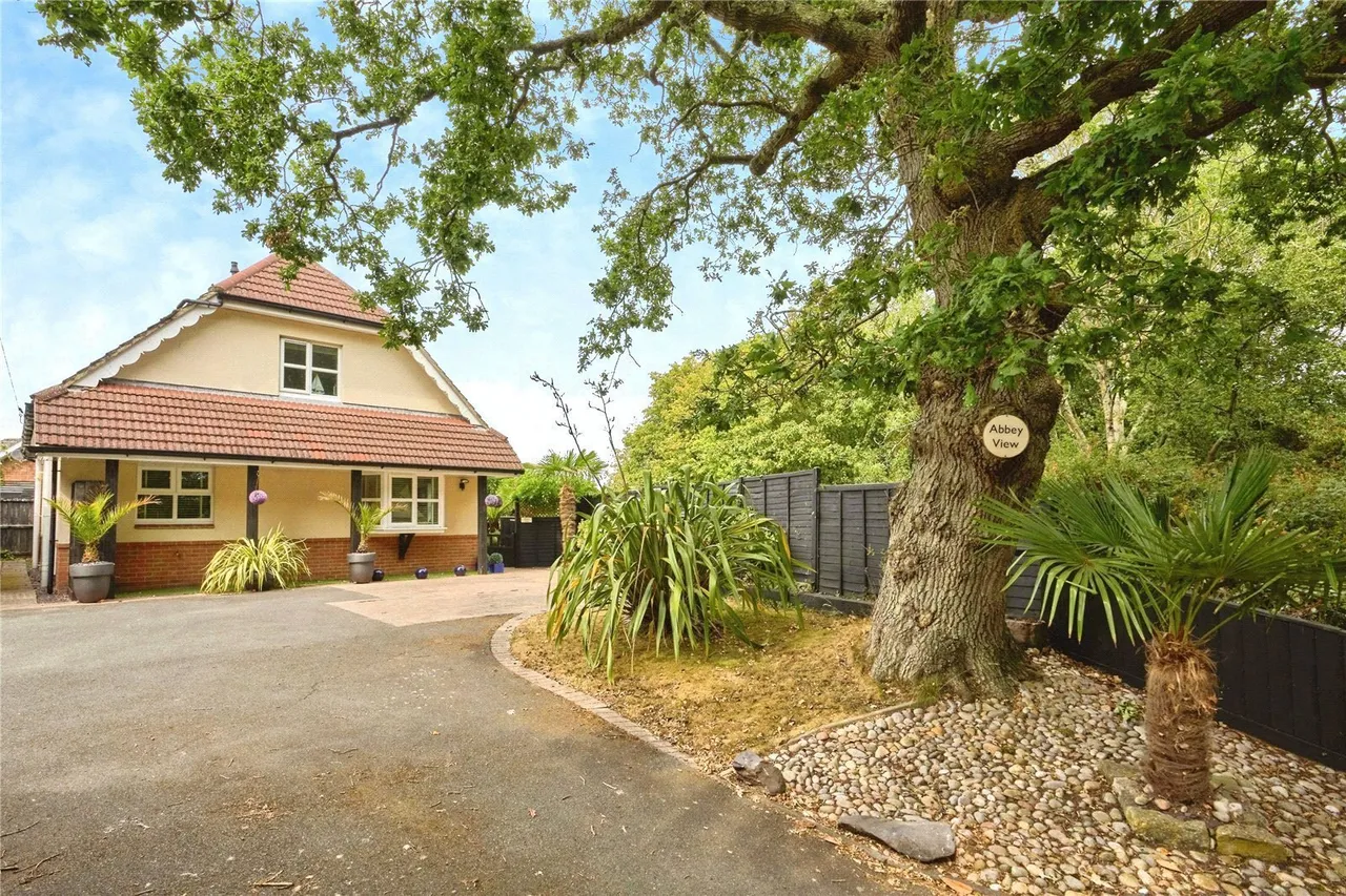 Elenors Grove, Fishbourne, PO33, photo 18