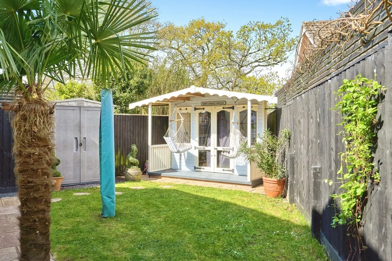 Elenors Grove, Fishbourne, PO33, photo 15
