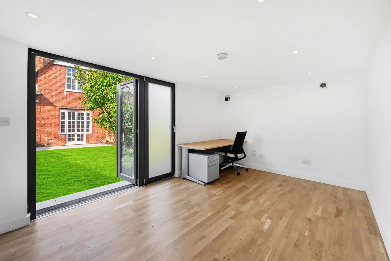 Holyoake Walk, Ealing, W5, photo 10