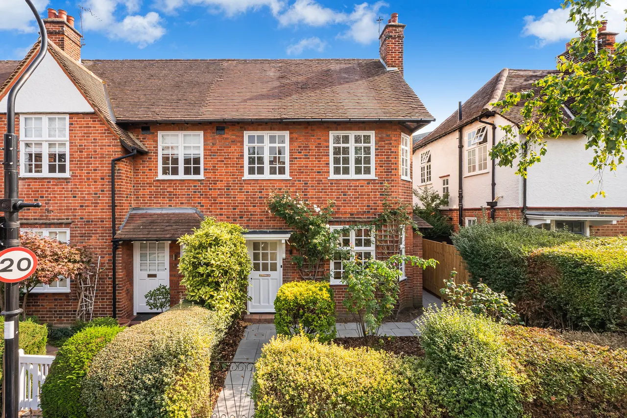 4 bed house to rent, Holyoake Walk, Ealing, W5