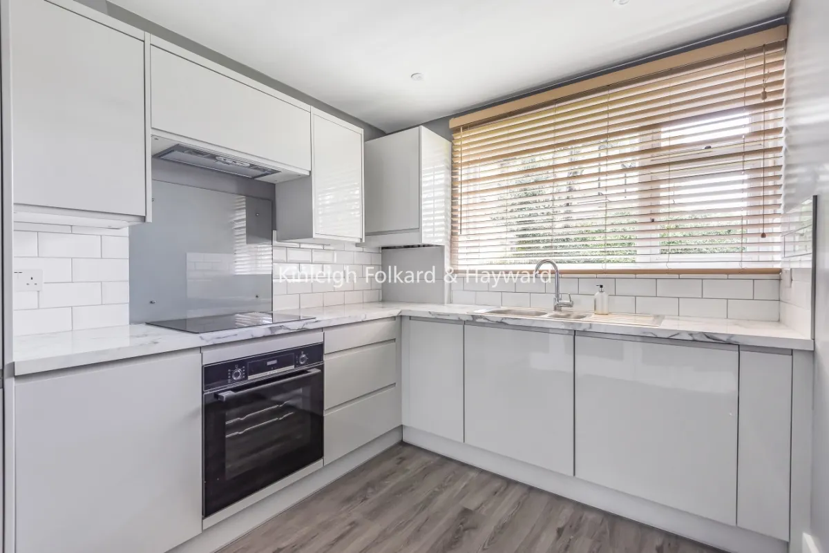 2 bed flat to rent, The Knoll, Beckenham, BR3