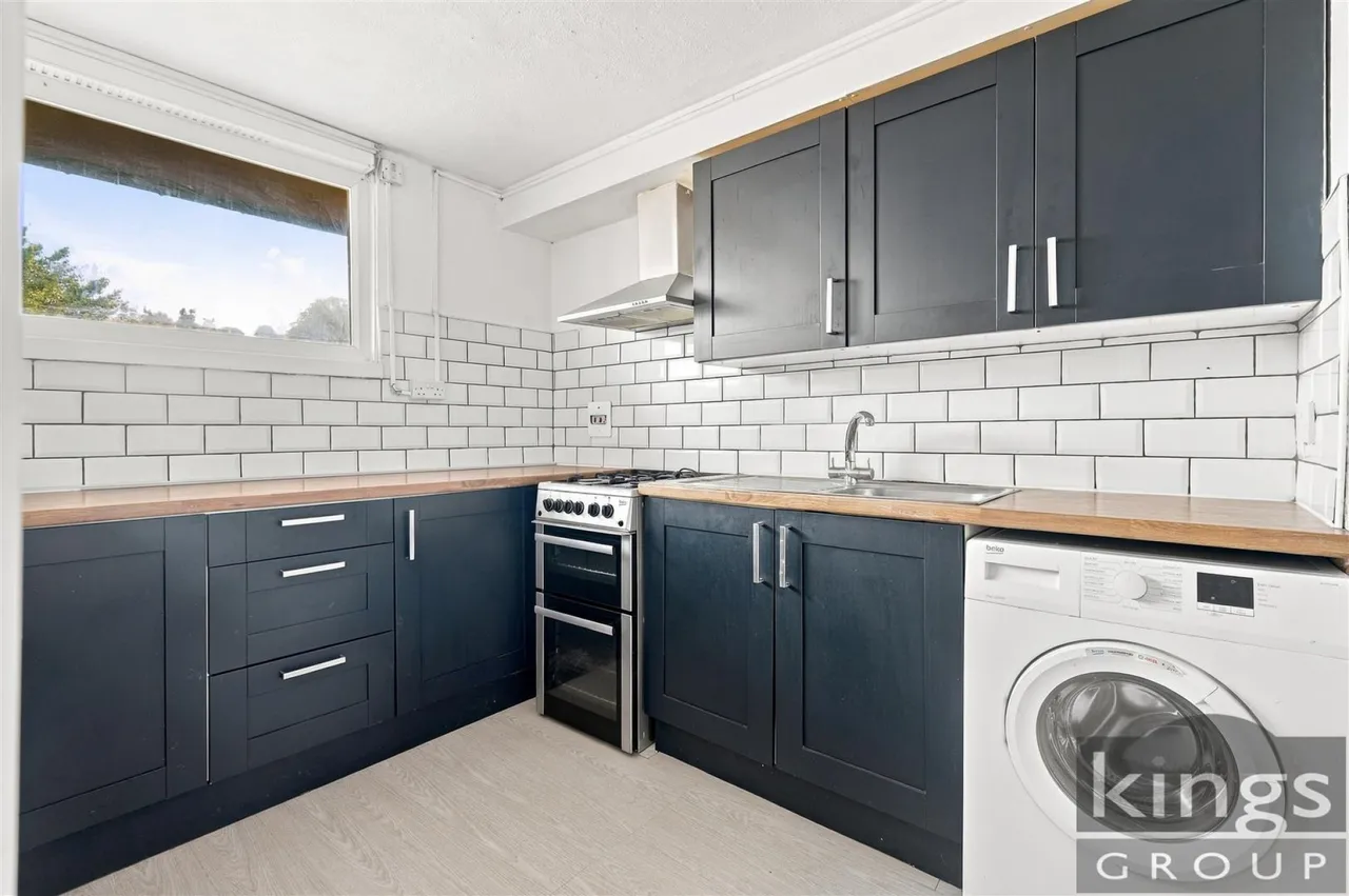Bowood Road, Enfield, photo 5