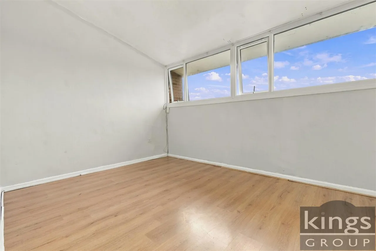 Bowood Road, Enfield, photo 8