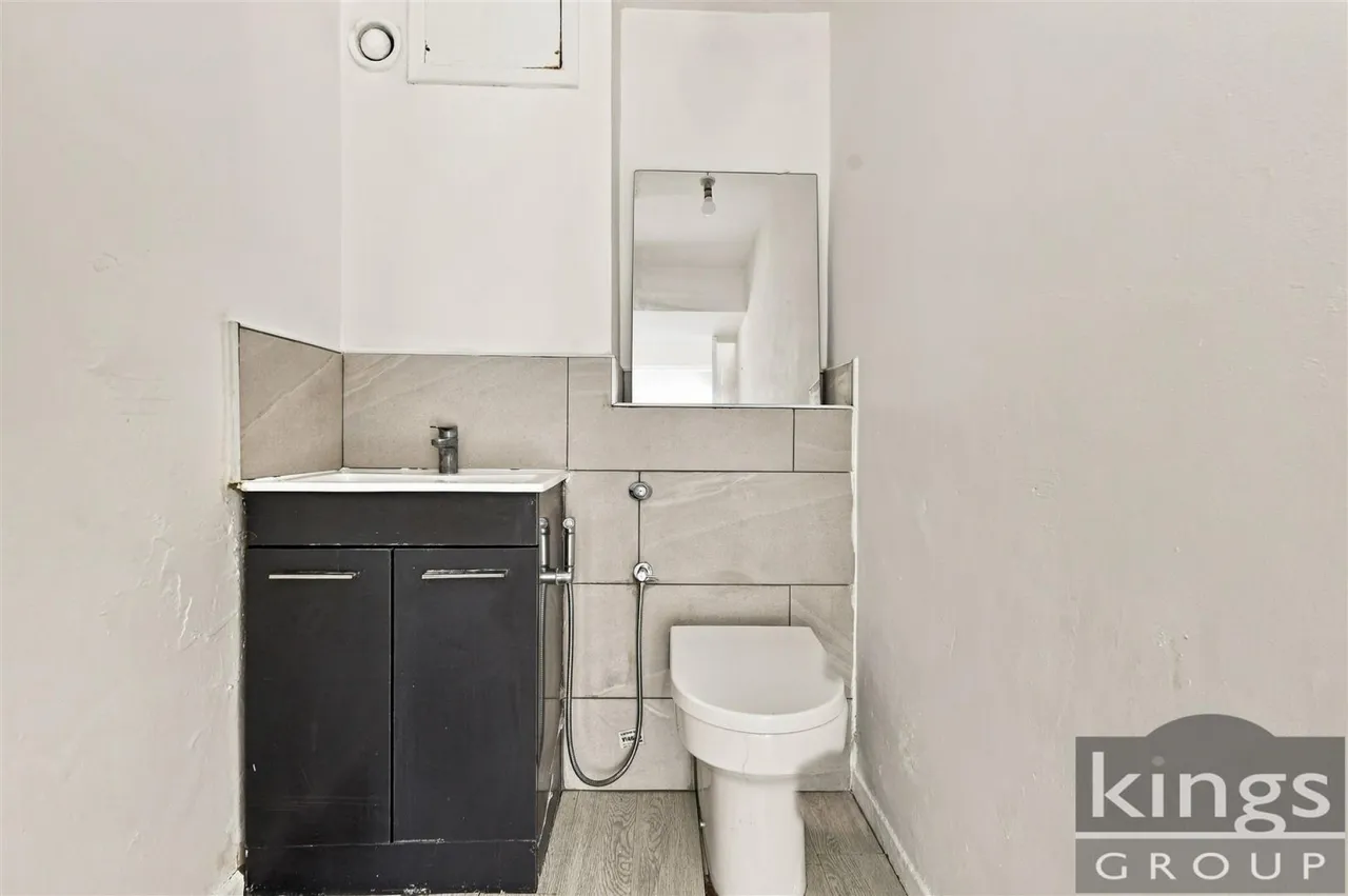 Bowood Road, Enfield, photo 13