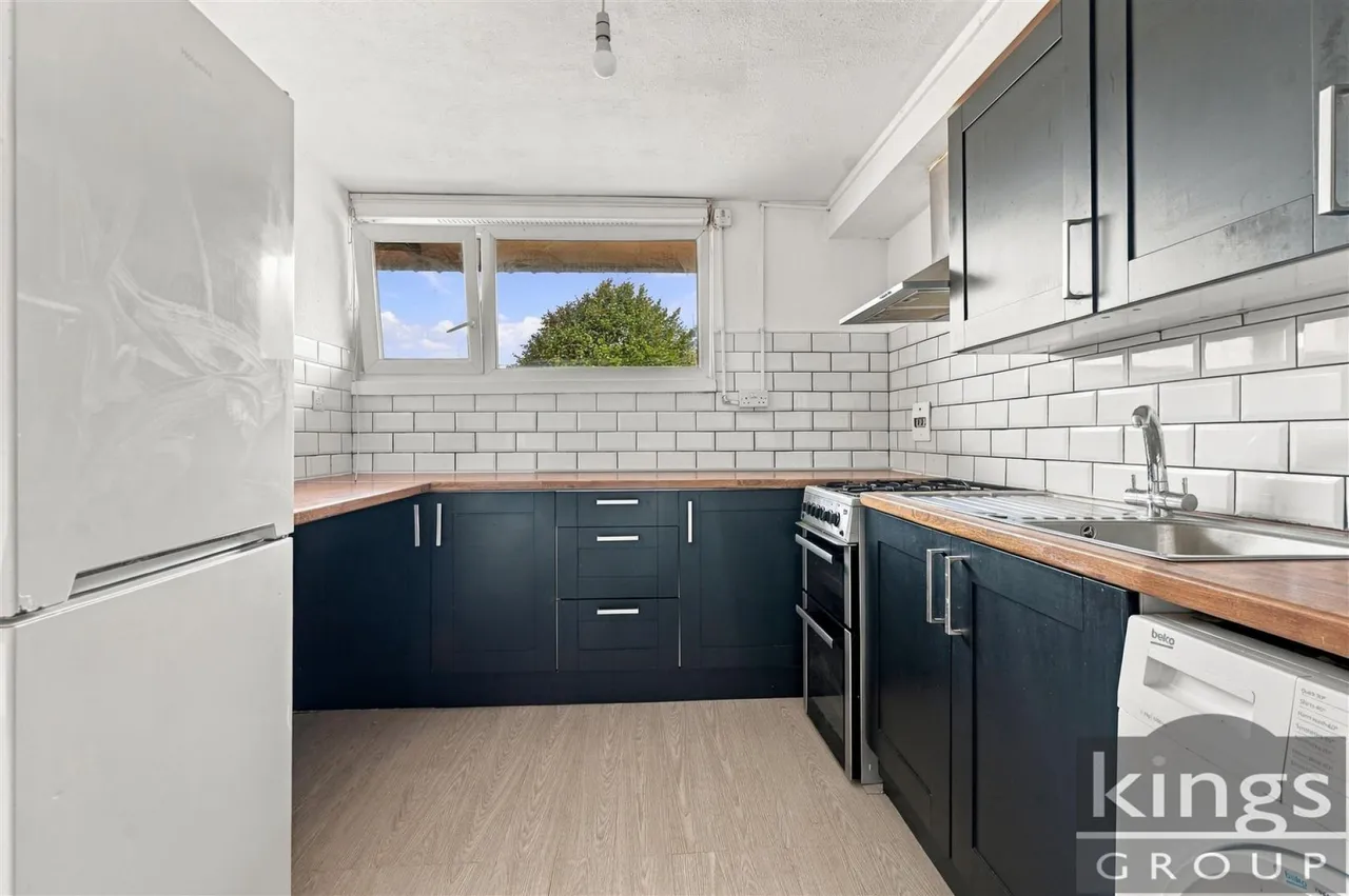 Bowood Road, Enfield, photo 4