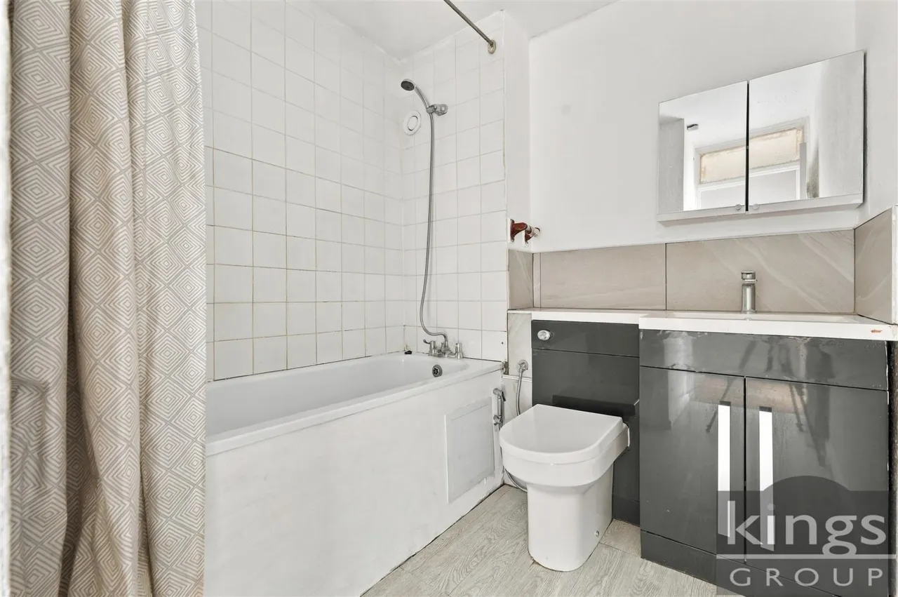 Bowood Road, Enfield, photo 14