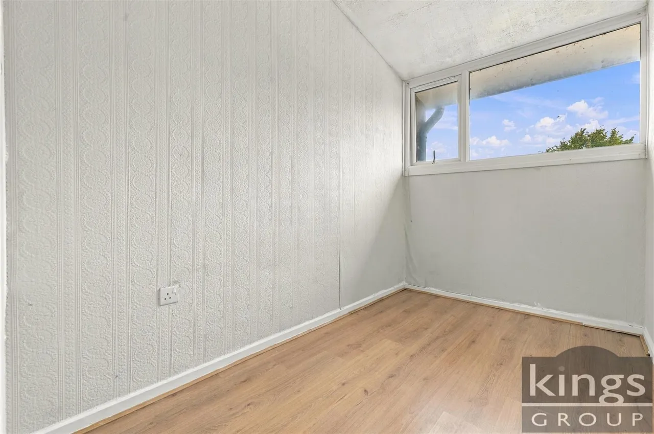 Bowood Road, Enfield, photo 10