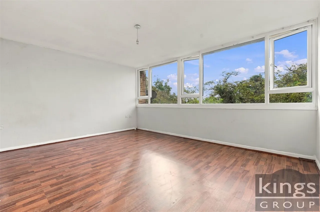 Bowood Road, Enfield, photo 7