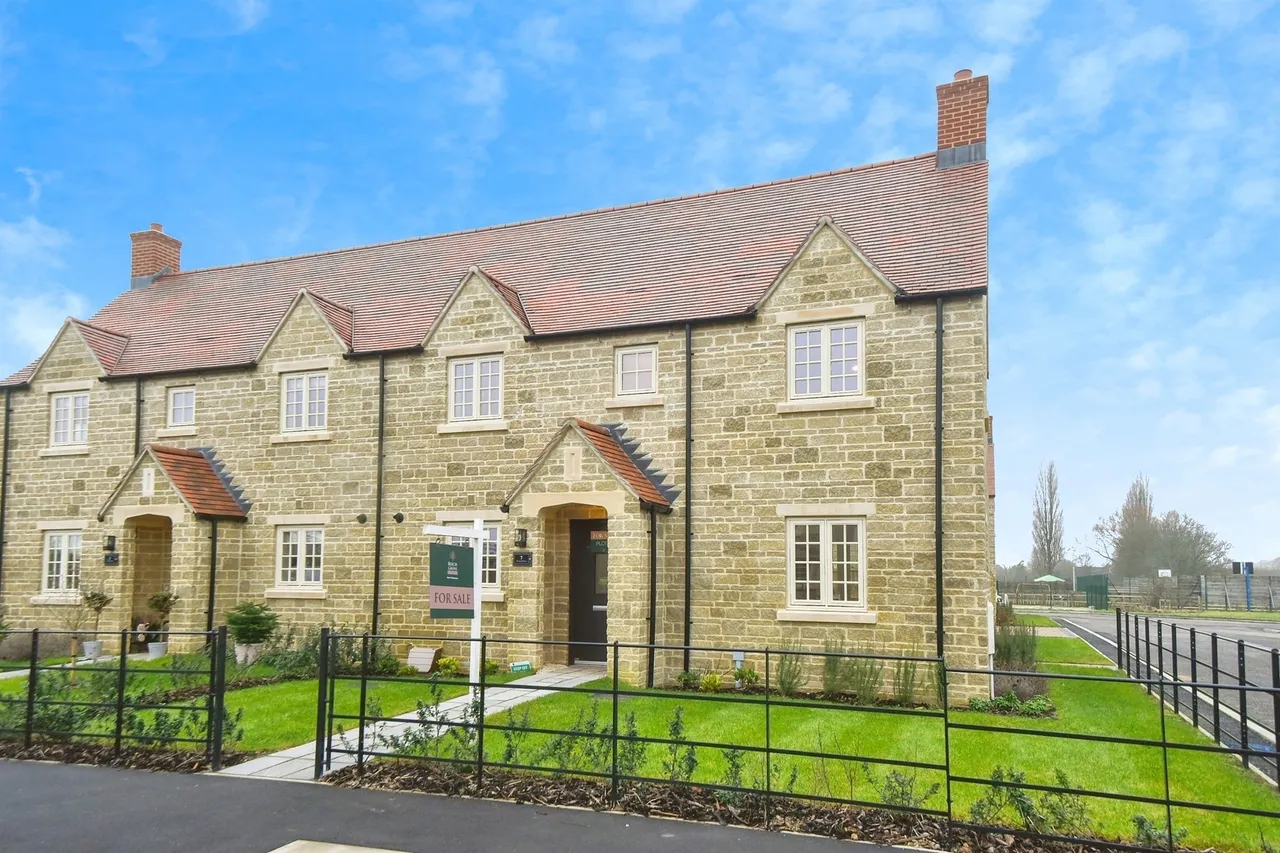 2 bed house for sale — Ampney Meadows, Down Ampney, Cirencester