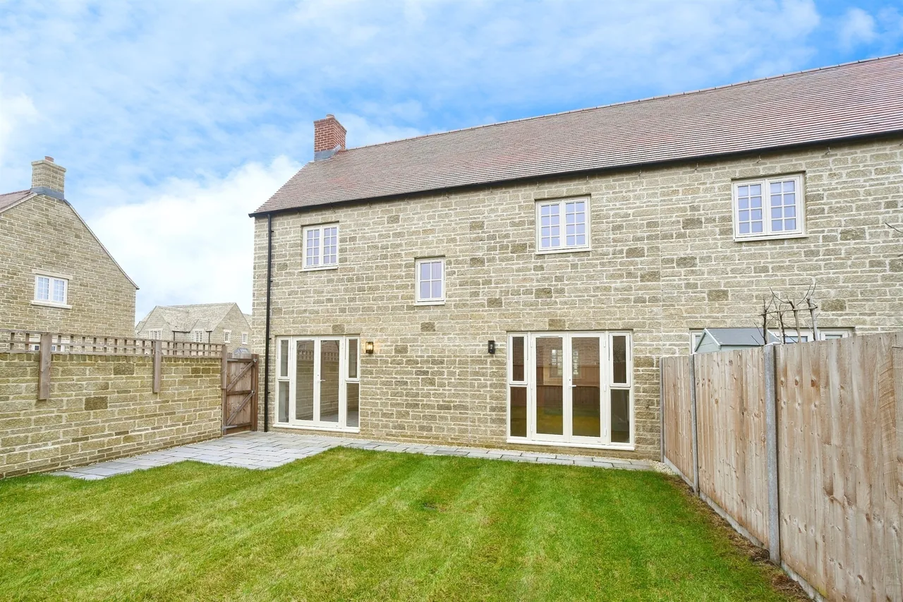 Ampney Meadows, Down Ampney, Cirencester, photo 2