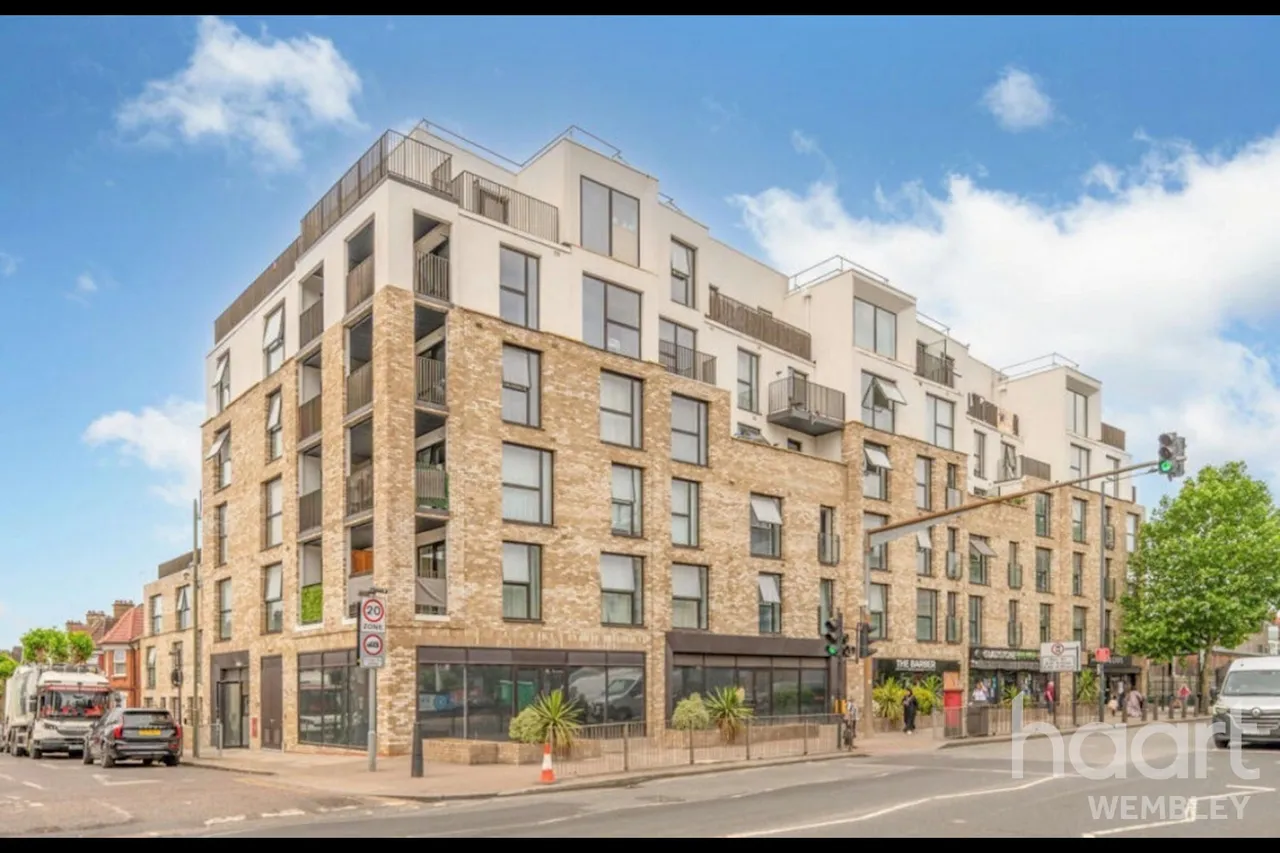 Oak House, London, NW2, photo 5