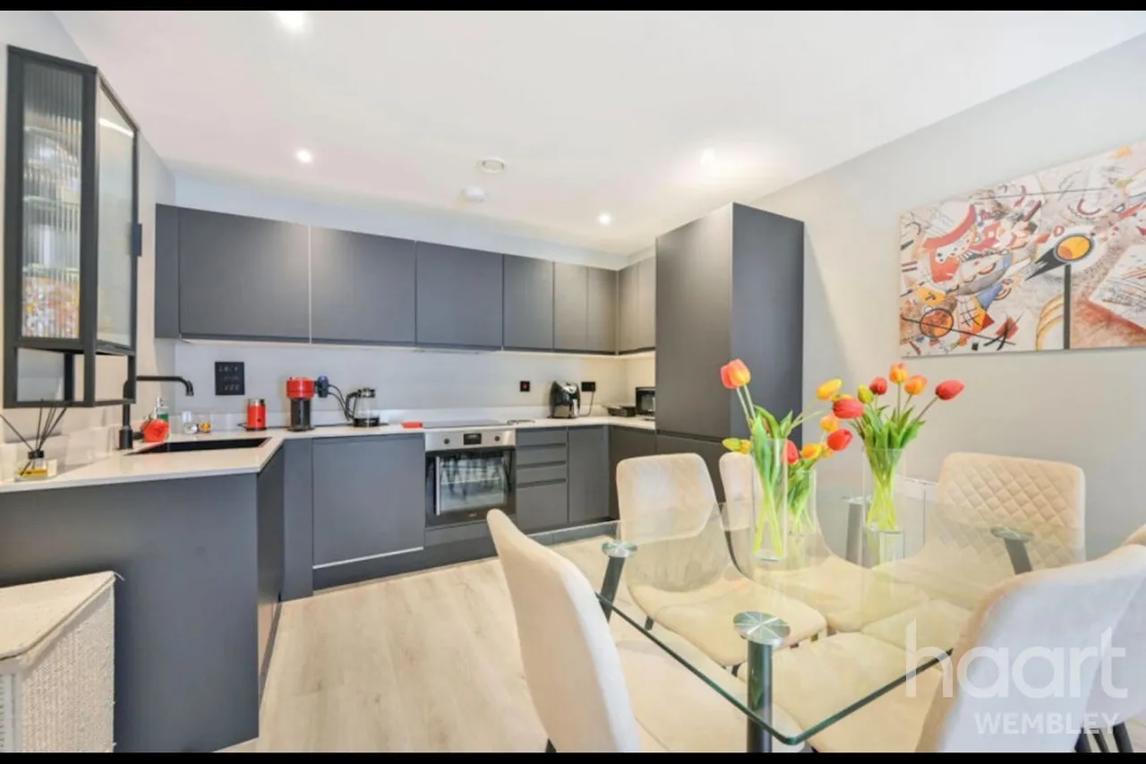 Oak House, London, NW2, photo 7
