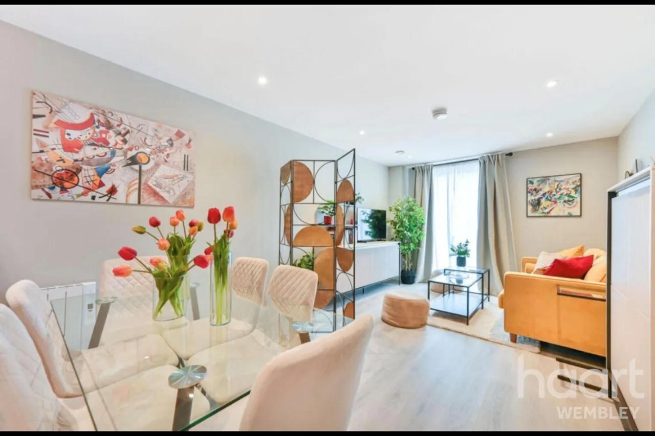 Oak House, London, NW2, photo 8