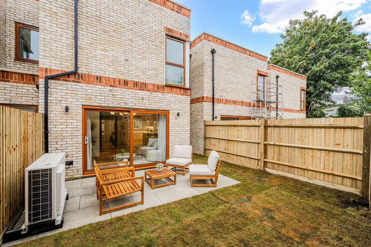Fenham Road, London, photo 8