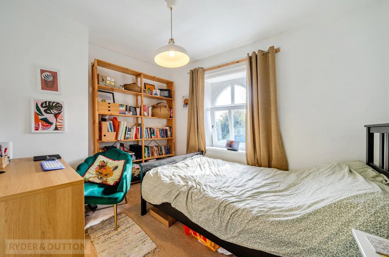 Netheroyd Hill Road, Cowcliffe, HD2, photo 17