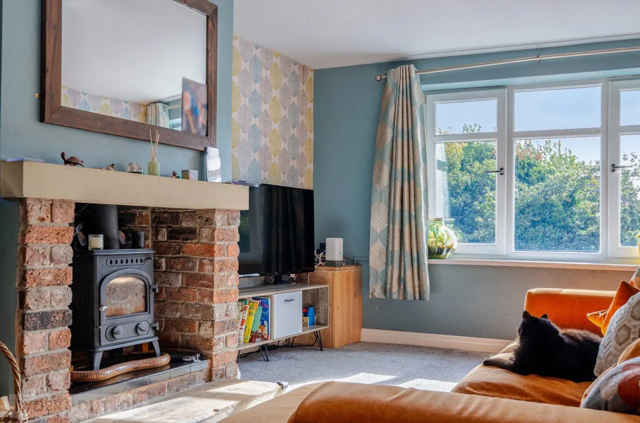 Netheroyd Hill Road, Cowcliffe, HD2, photo 4