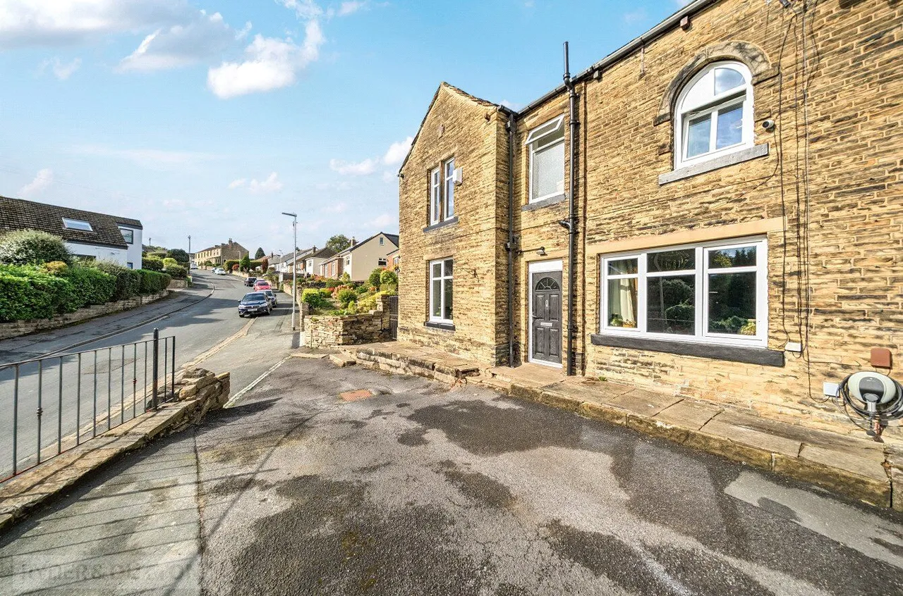 Netheroyd Hill Road, Cowcliffe, HD2, photo 23