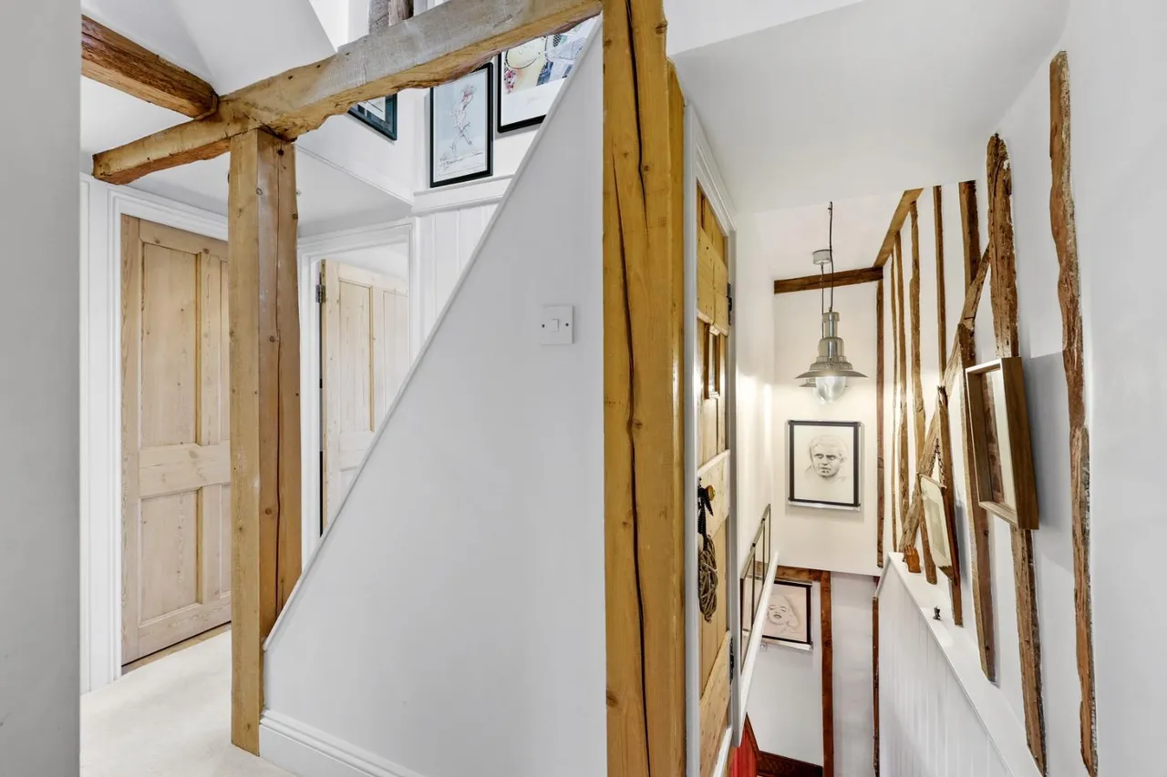 High Road, Chigwell, IG7, photo 12
