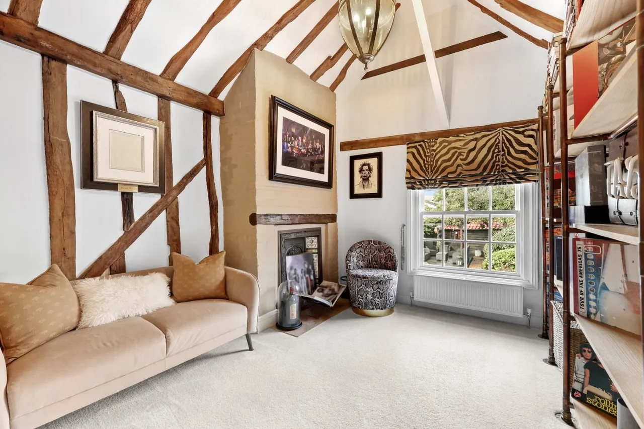 High Road, Chigwell, IG7, photo 6