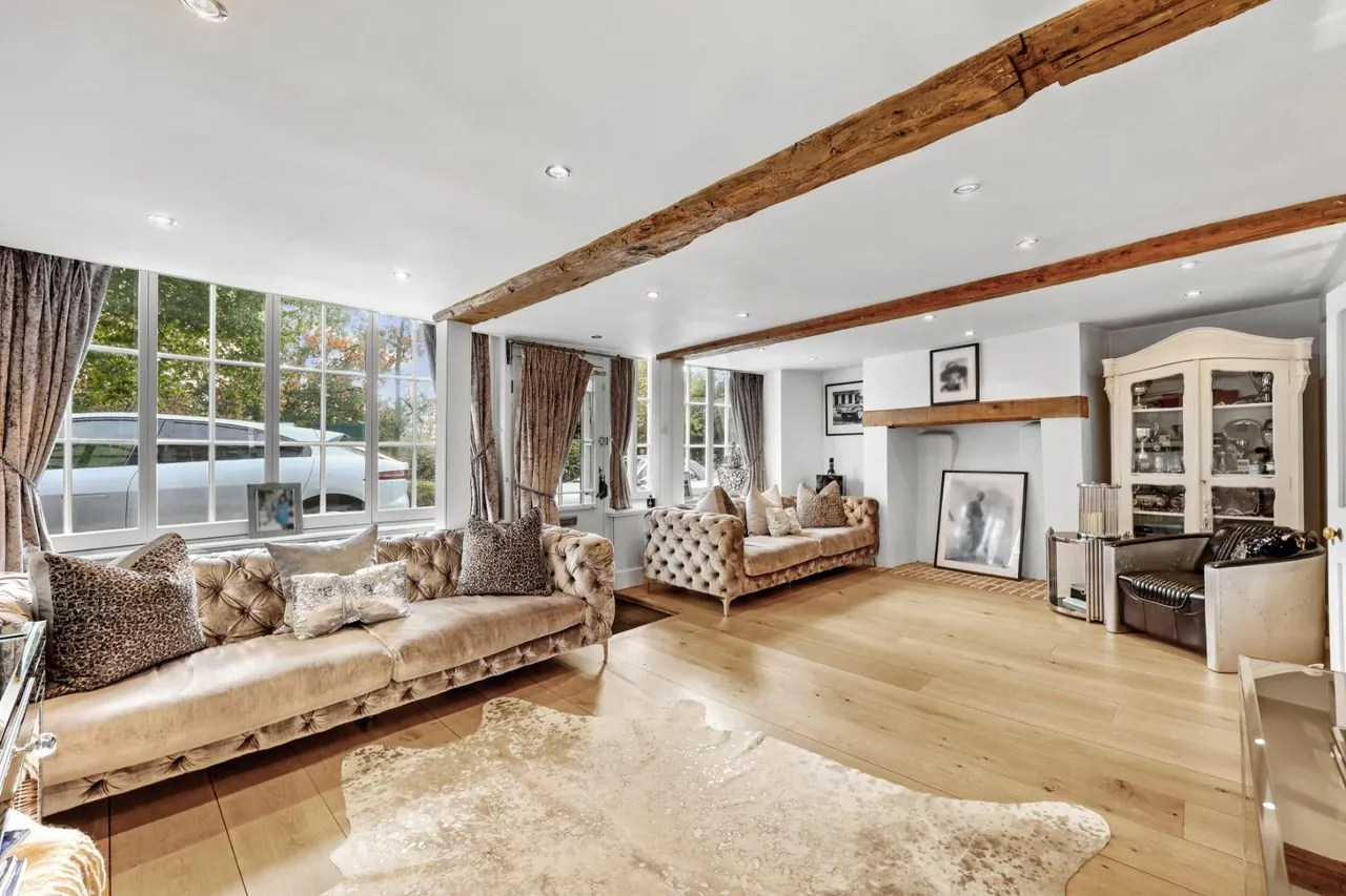 High Road, Chigwell, IG7, photo 15