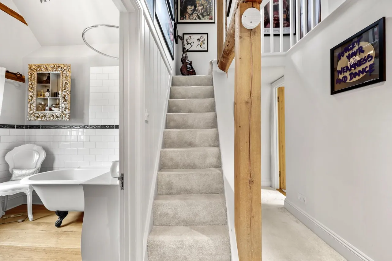 High Road, Chigwell, IG7, photo 5