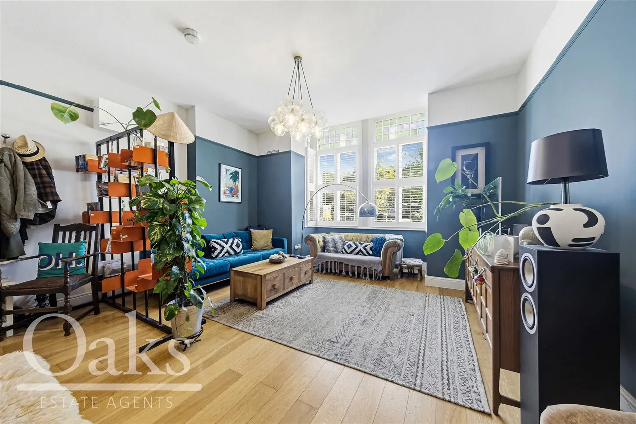 3 bed flat for sale, Norwood Road, Tulse Hill, SE24