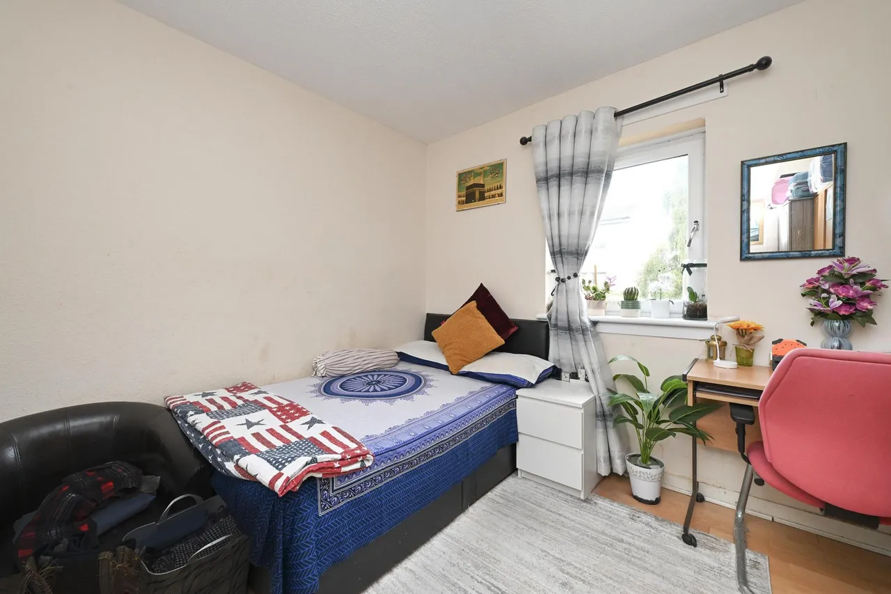West Pilton Avenue, Edinburgh, EH4, photo 10
