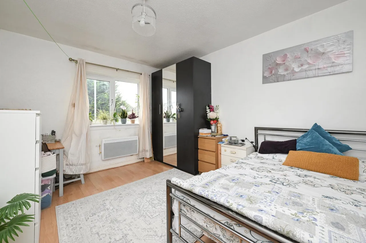 West Pilton Avenue, Edinburgh, EH4, photo 15