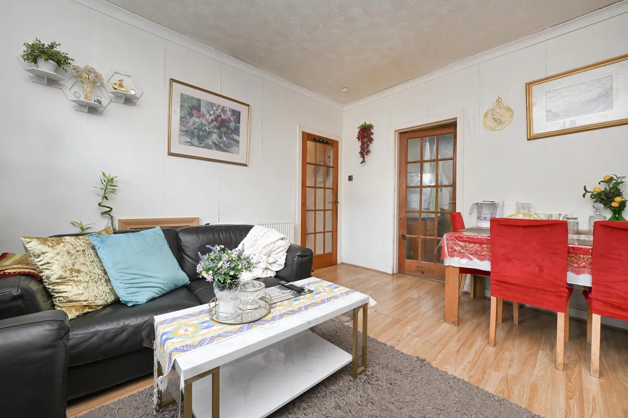 West Pilton Avenue, Edinburgh, EH4, photo 7