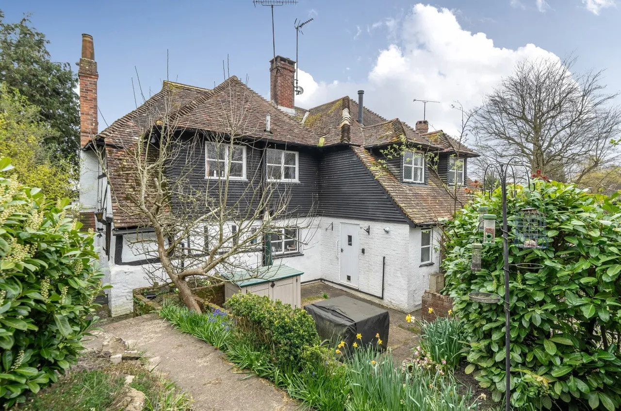 2 bed flat for sale, Church Hill, Pulborough, RH20
