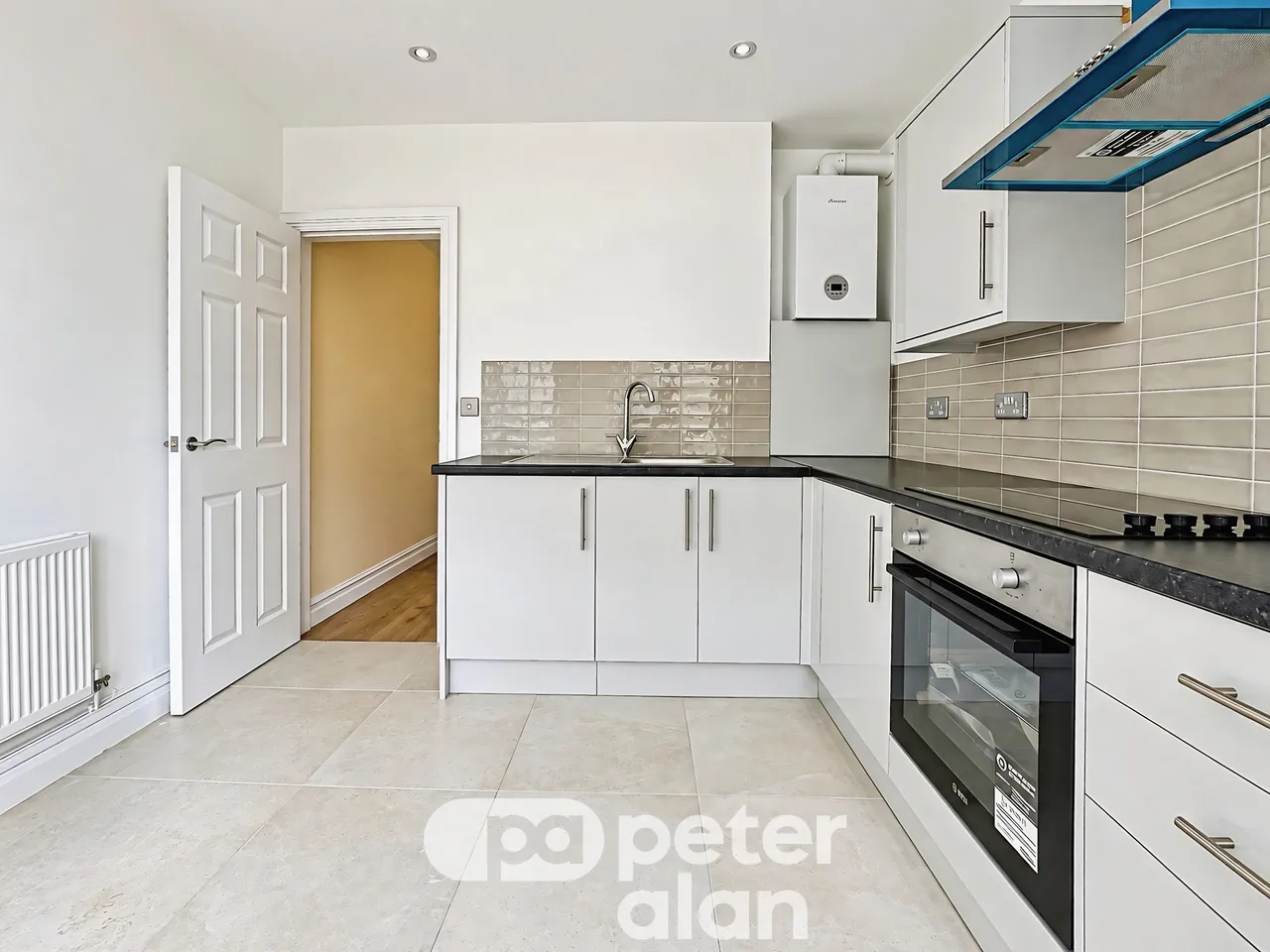 Corporation Road, Cardiff, CF11, photo 4