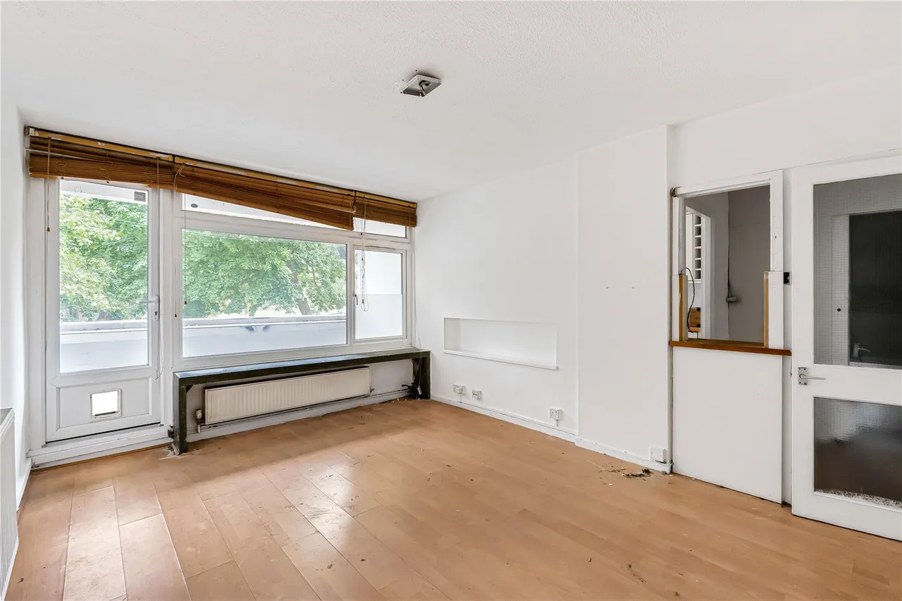 1 bed flat for sale, Tunworth Crescent, London, SW15
