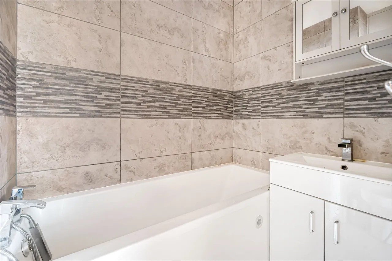 Tunworth Crescent, London, SW15, photo 13