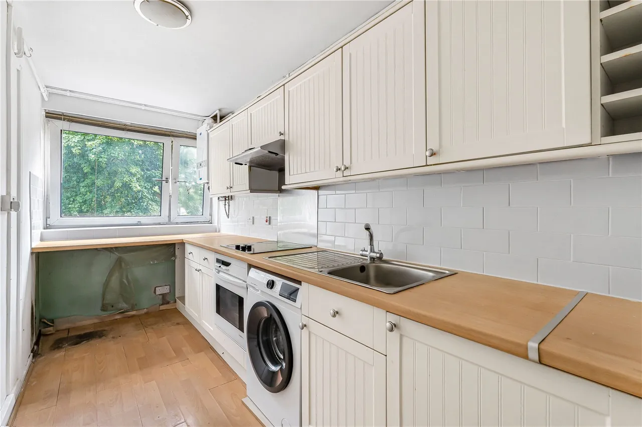 Tunworth Crescent, London, SW15, photo 2