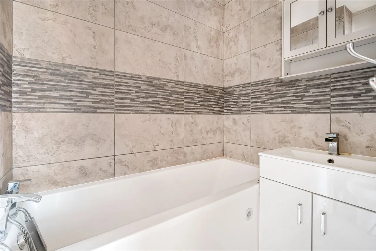 Tunworth Crescent, London, SW15, photo 5