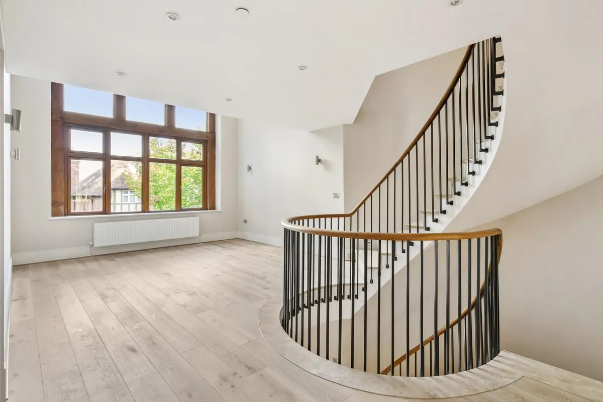 Fairmile Lane, Cobham, KT11, photo 17